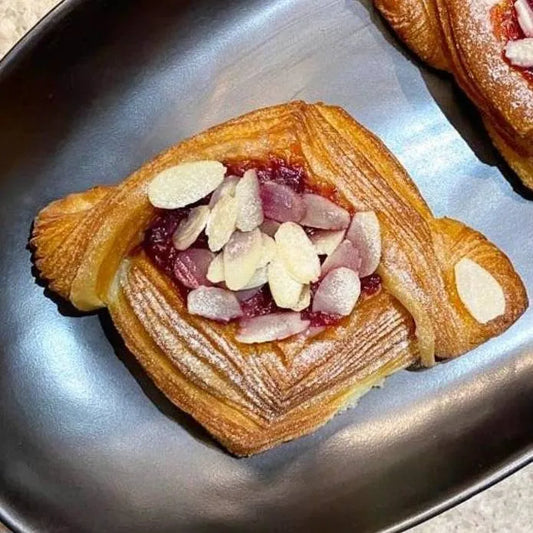 PADARIA FEHER - DANISH DE CREME CONFEITEIRO E GELÉIA (entrega no dia seguinte)